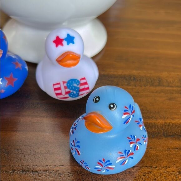Set of 4 Patriotic Rubber Ducks new - Picture 6 of 7